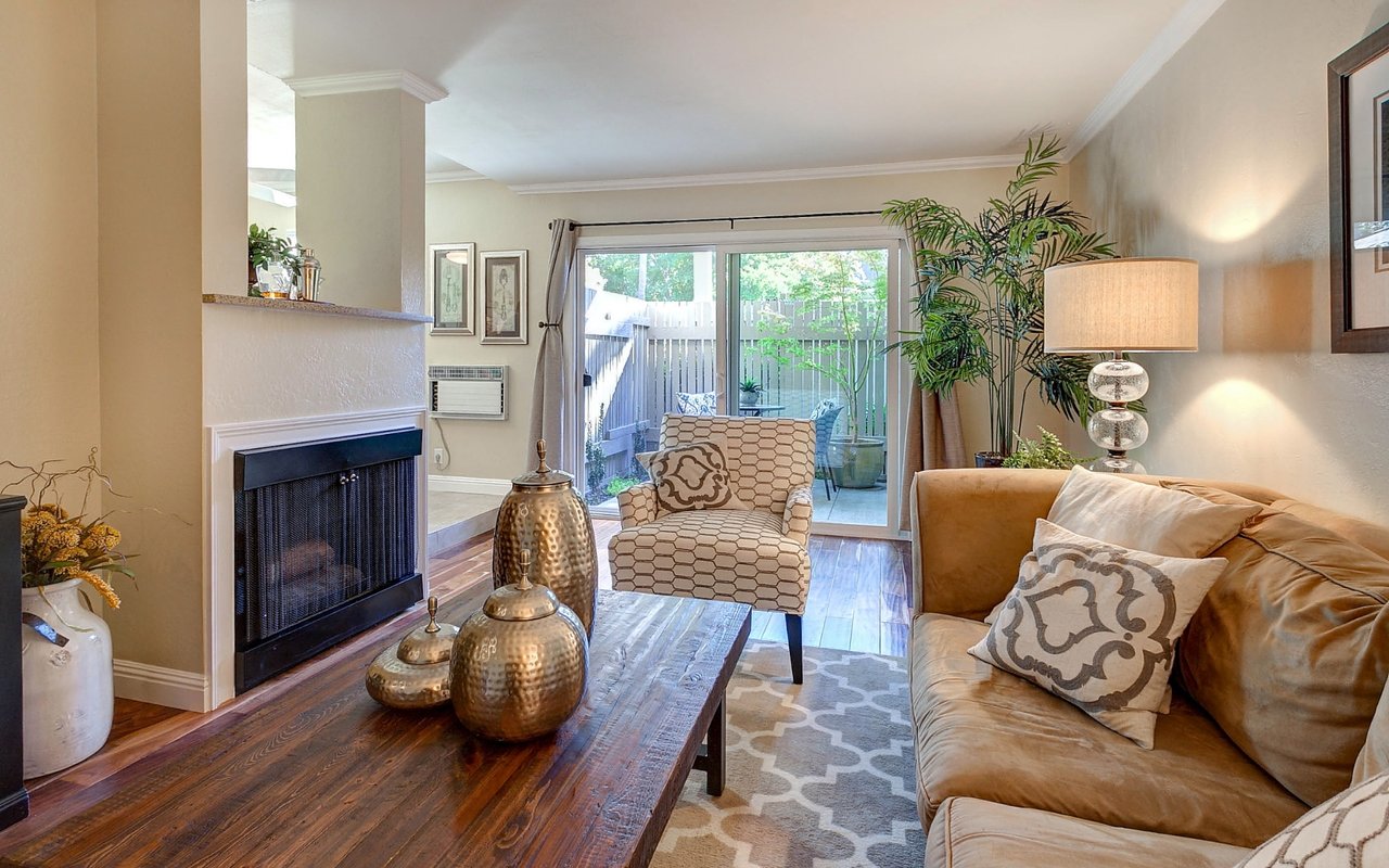 2564 Walnut Blvd, #107