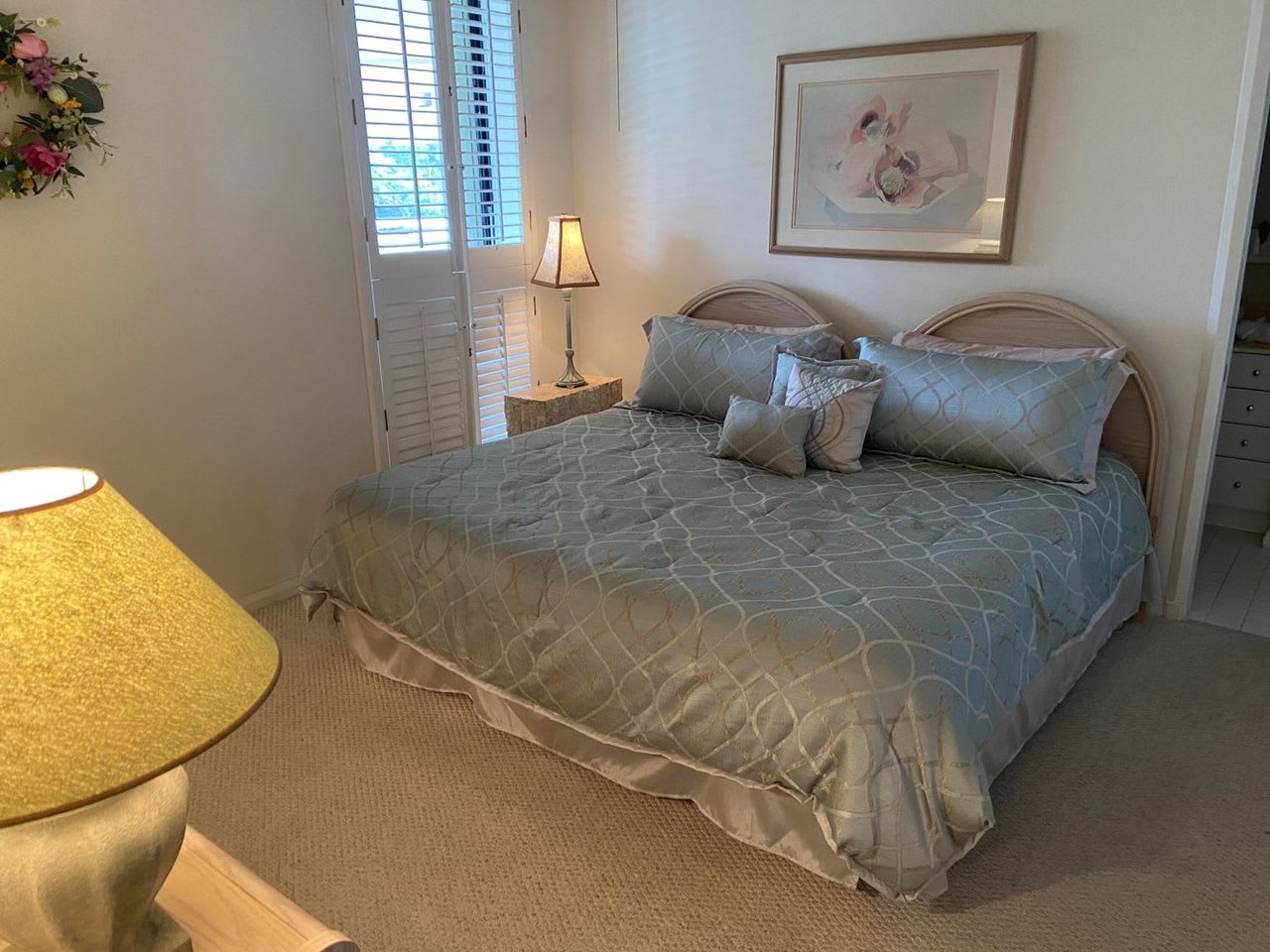 122 Lakeshore Drive #2320