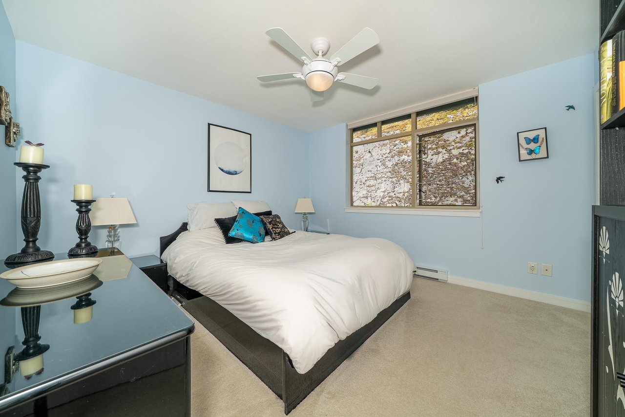 8664 Seascape Dr