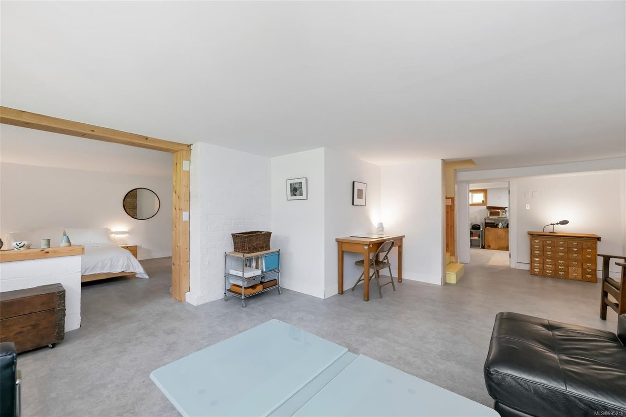 36 Tovey Cres, View Royal
