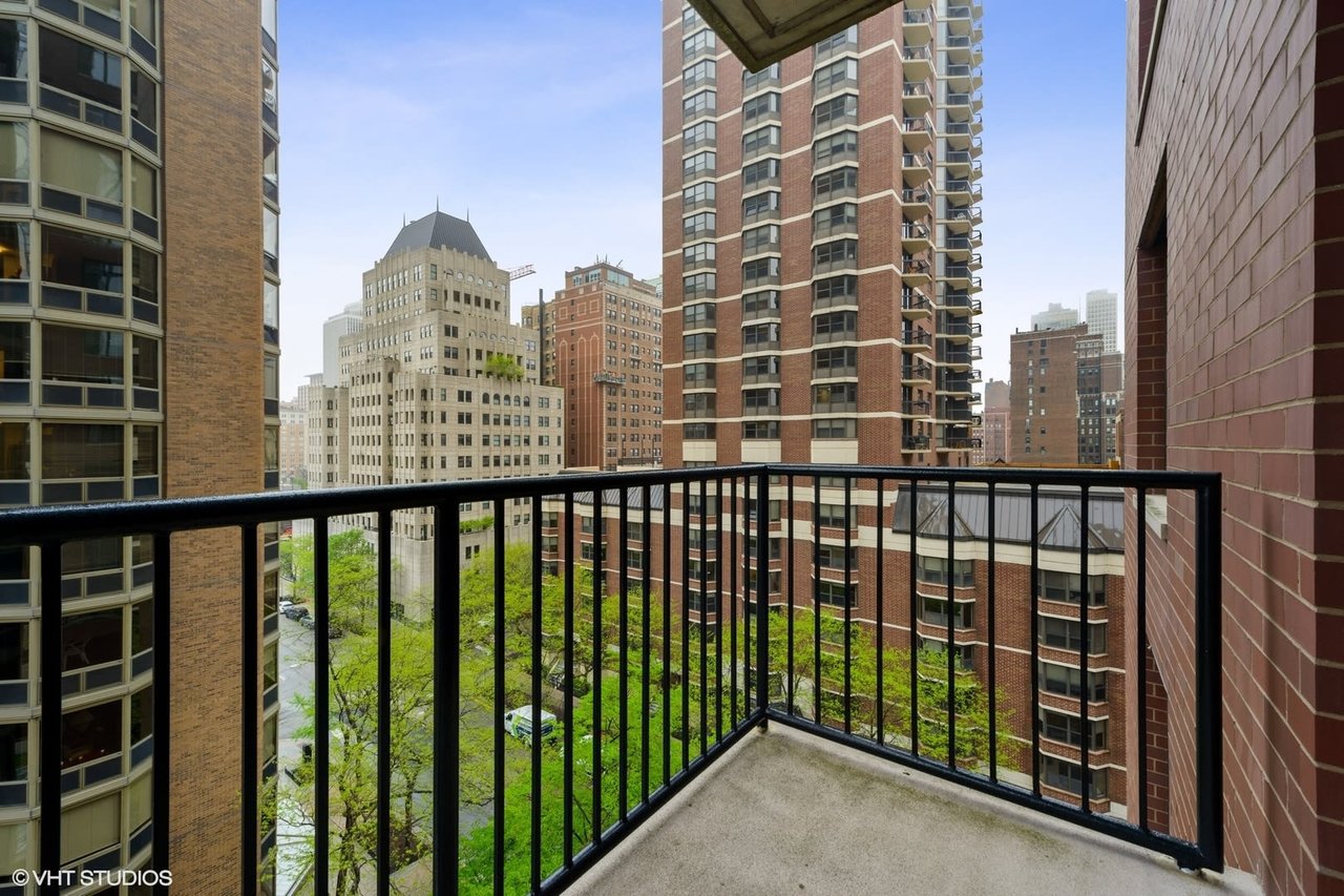 1122 Dearborn 9B rental