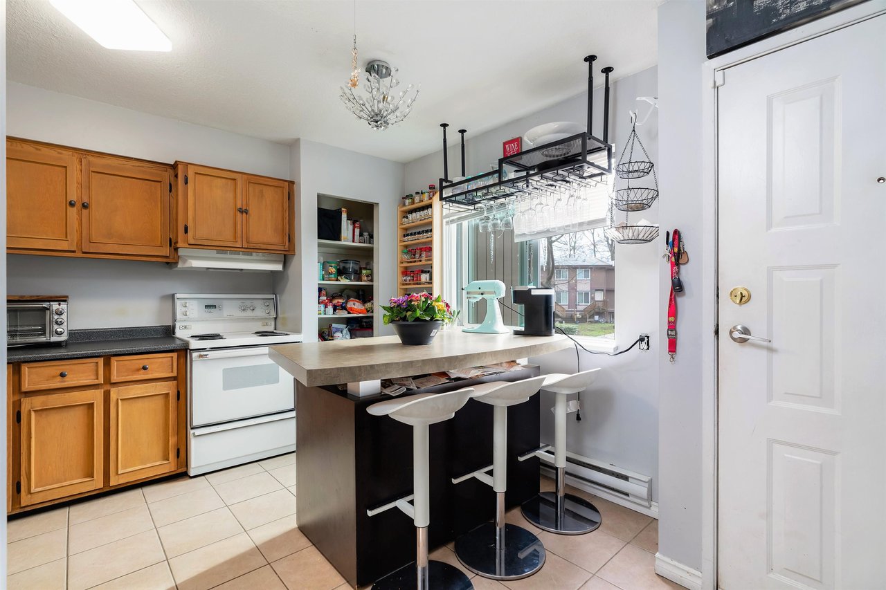 4-313 Highland Wy
