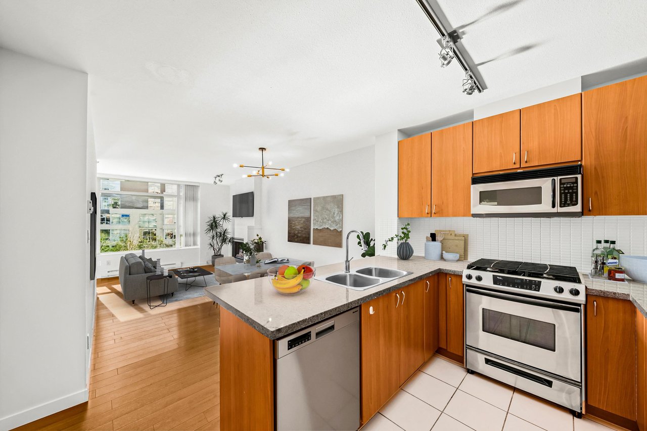 612-9266 University Cres