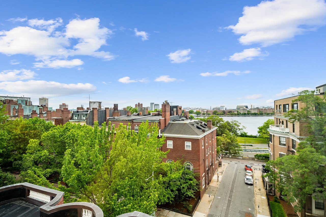 636 Beacon Street, Unit 606