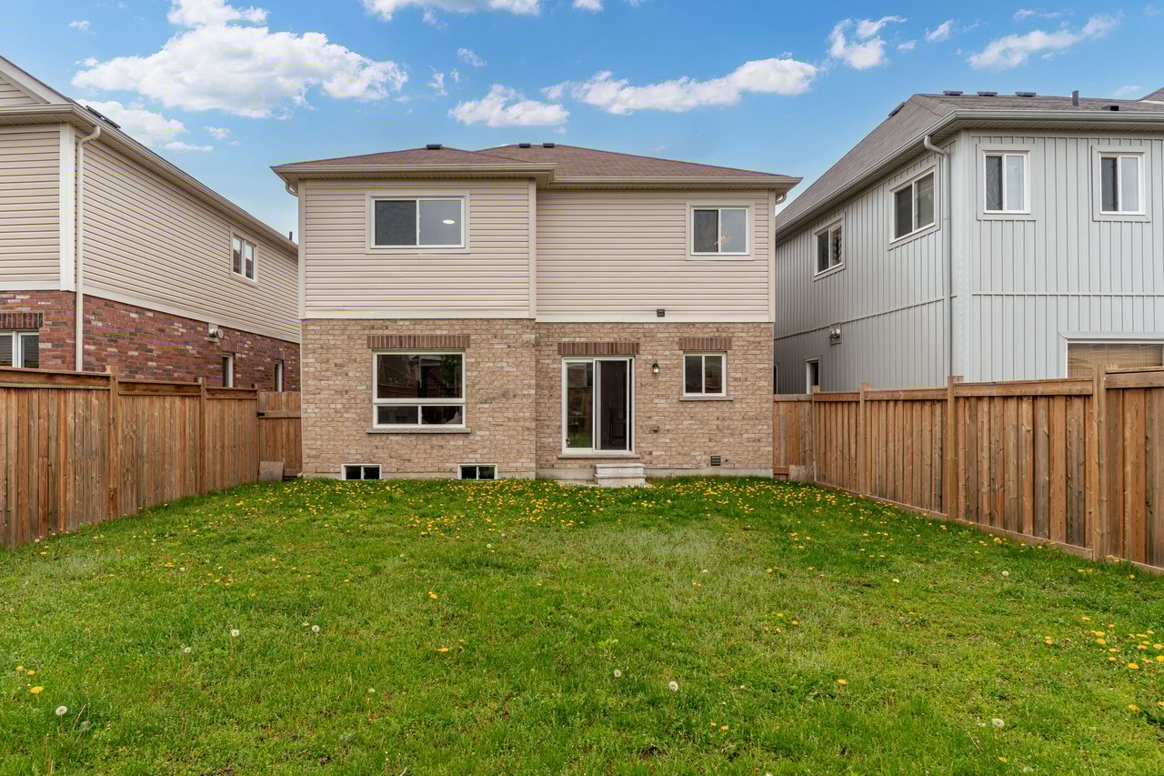 18 Fred Jackman Ave