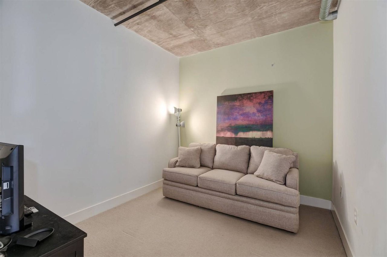 2125 14th St NW, #322