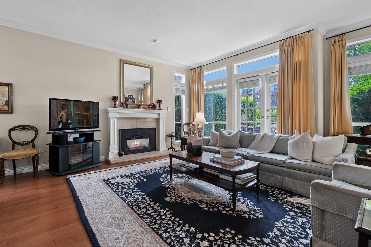 670 W 26th Ave