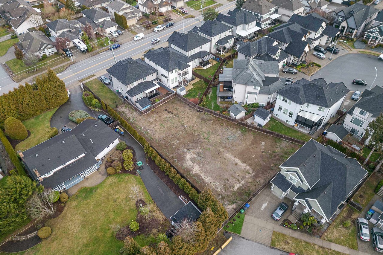 18310 68 Ave