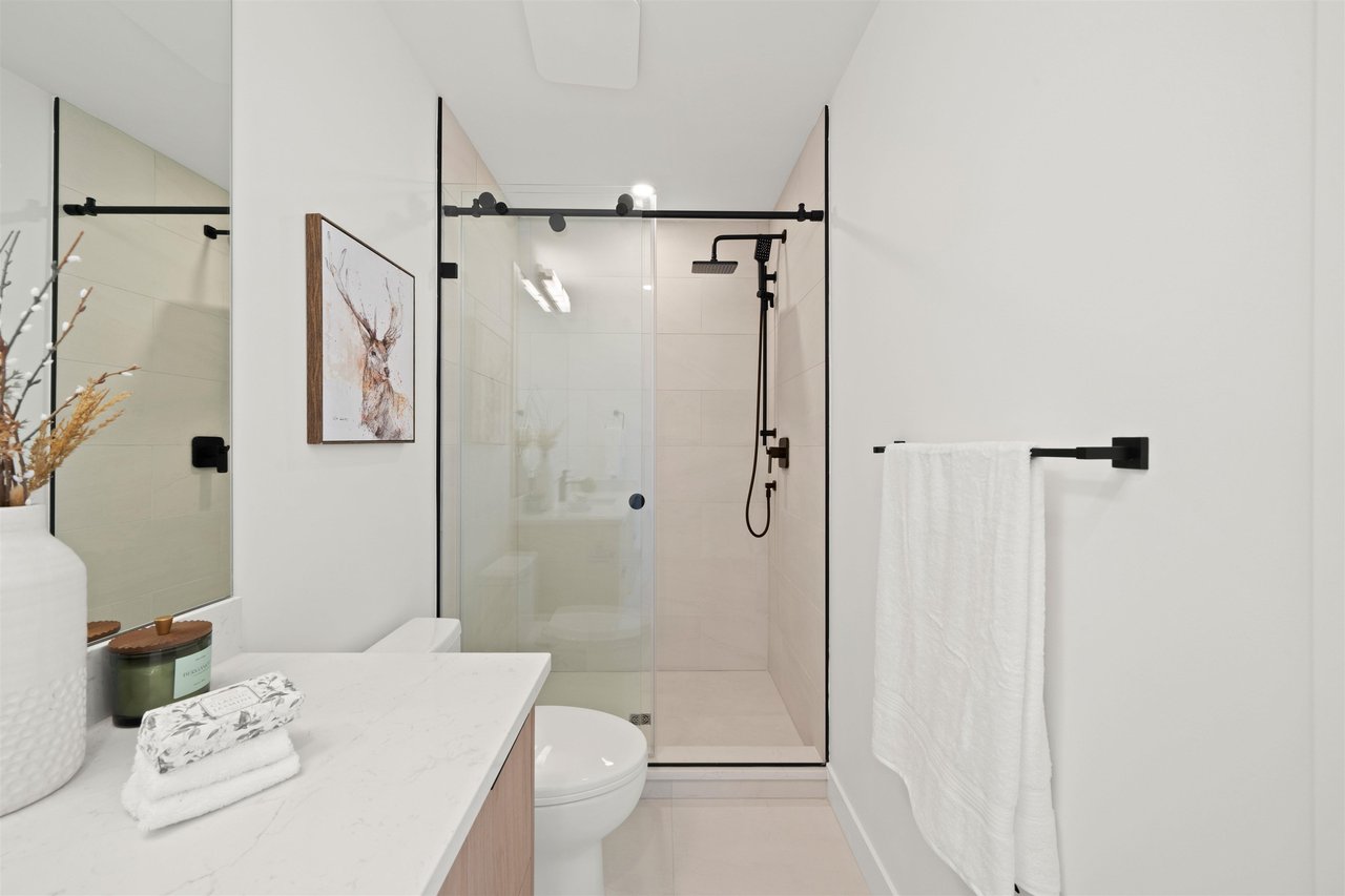 2418 Victoria Dr