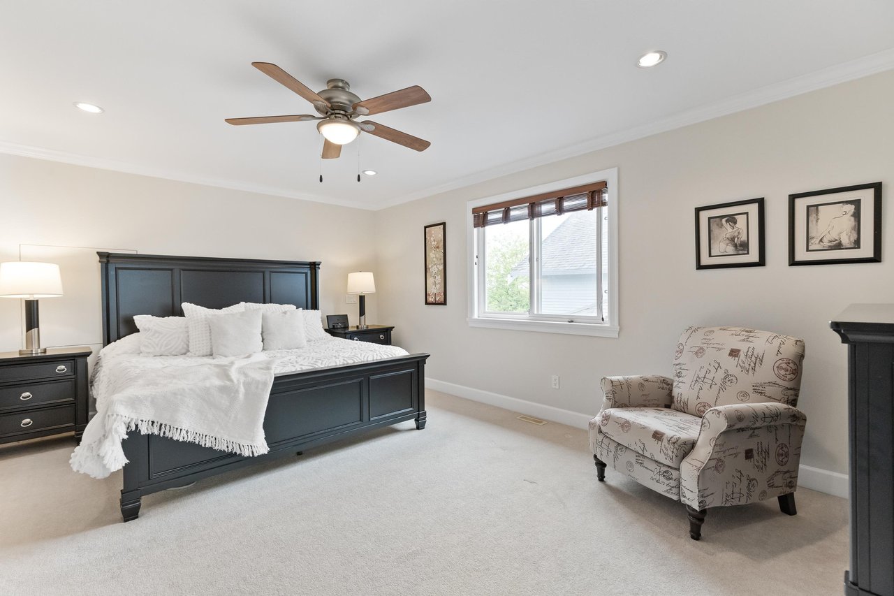 18979 70 Ave