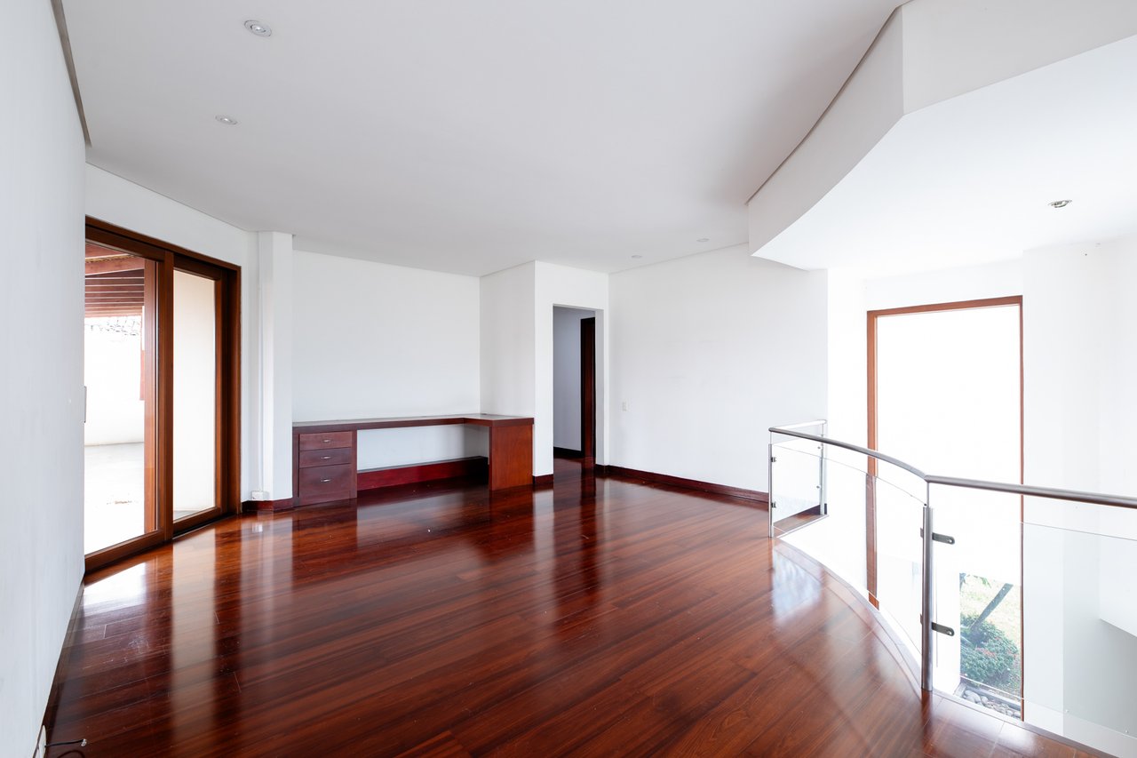 Modern Rented Estate, Escazu, San Jose