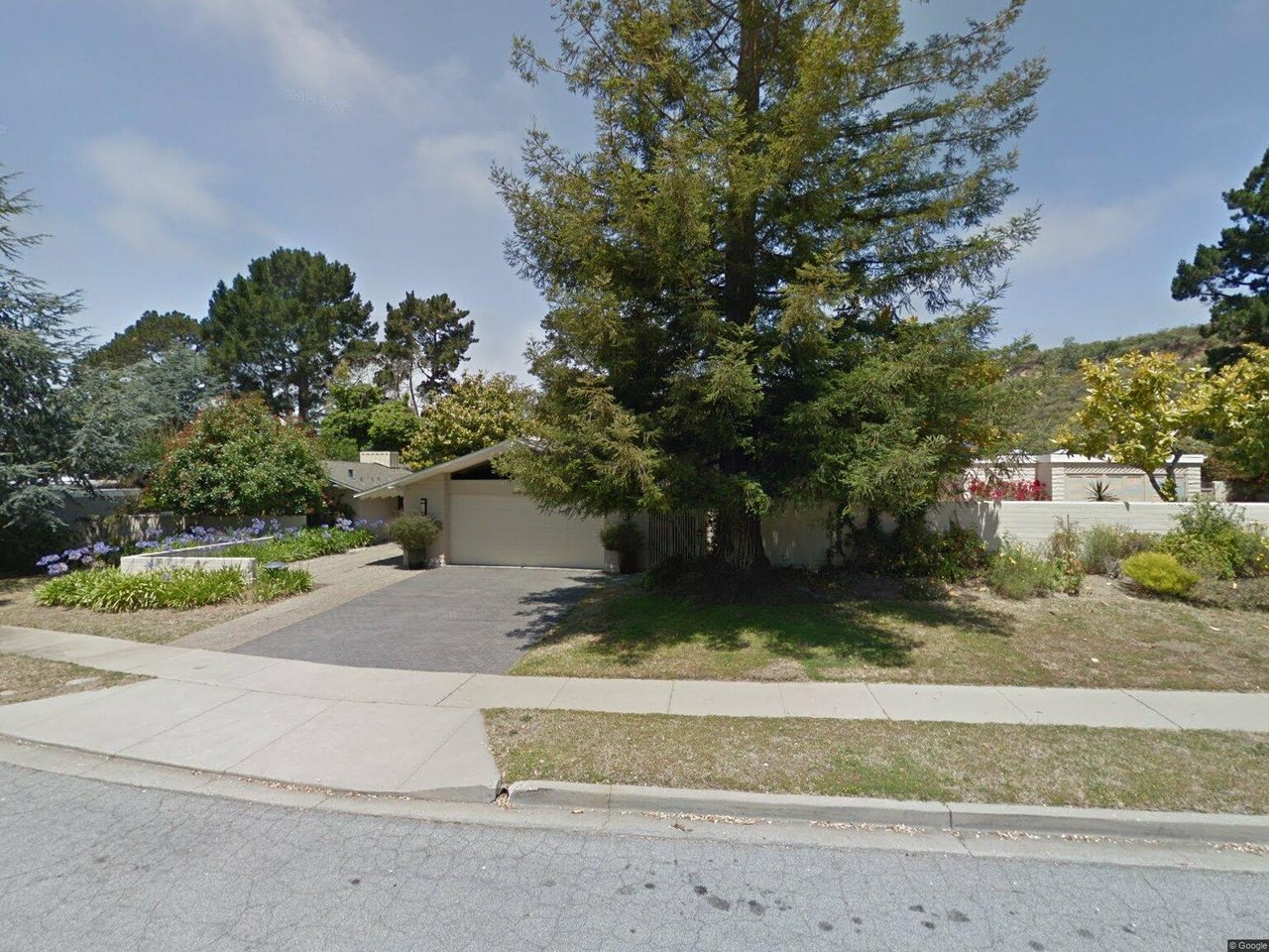 8073 Lake Pl