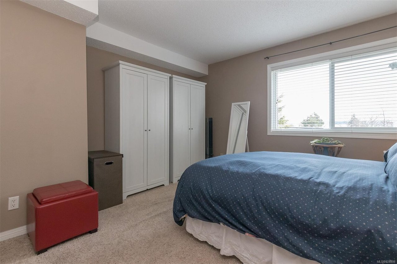 307-10160 Third St, Sidney