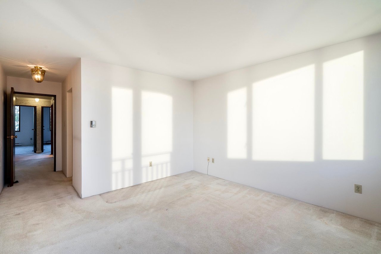 1101-2240 Bellevue Ave Ave