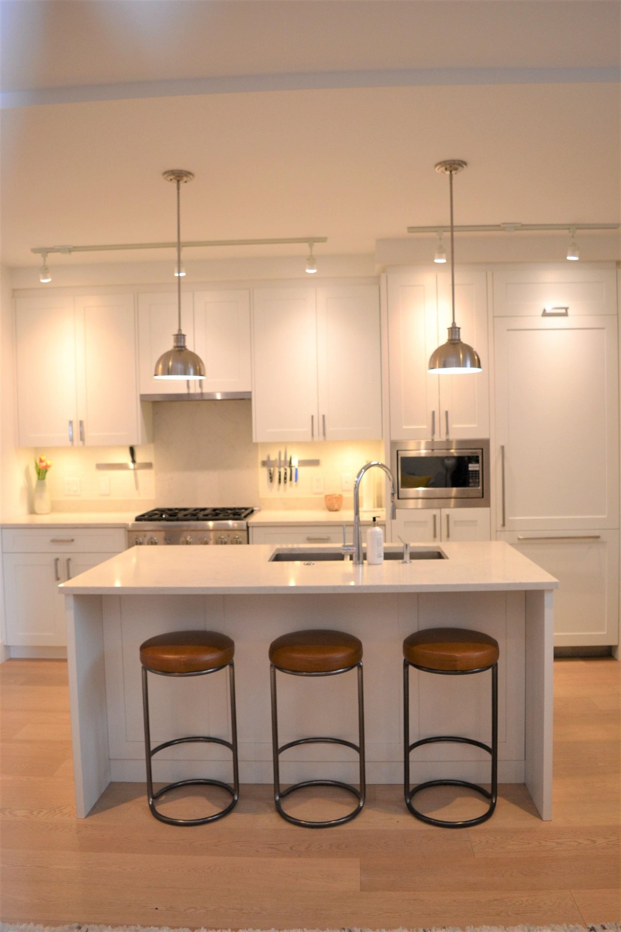 2519 W 8th Avenue, Vancouver