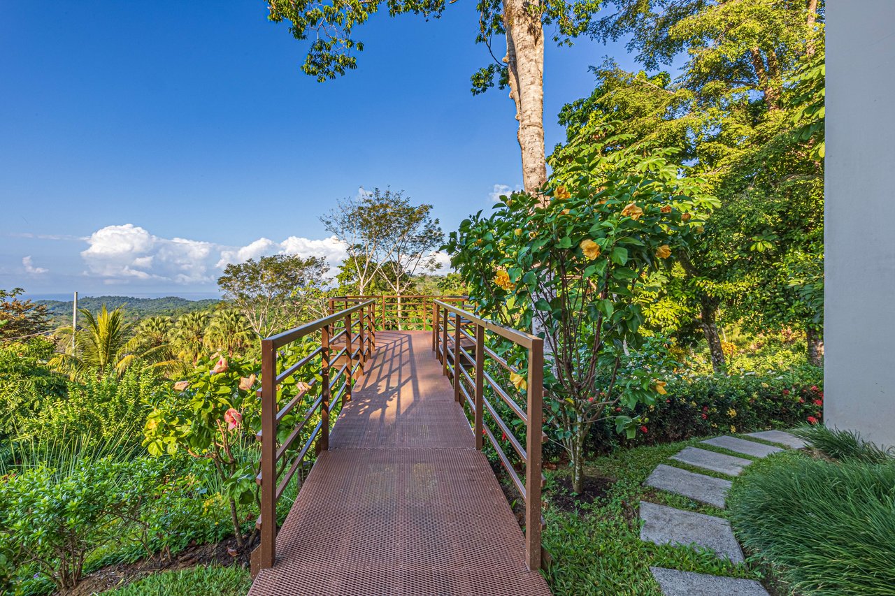 Jaw Dropping Sunset Views , With Easy Access, Private Casa Bella