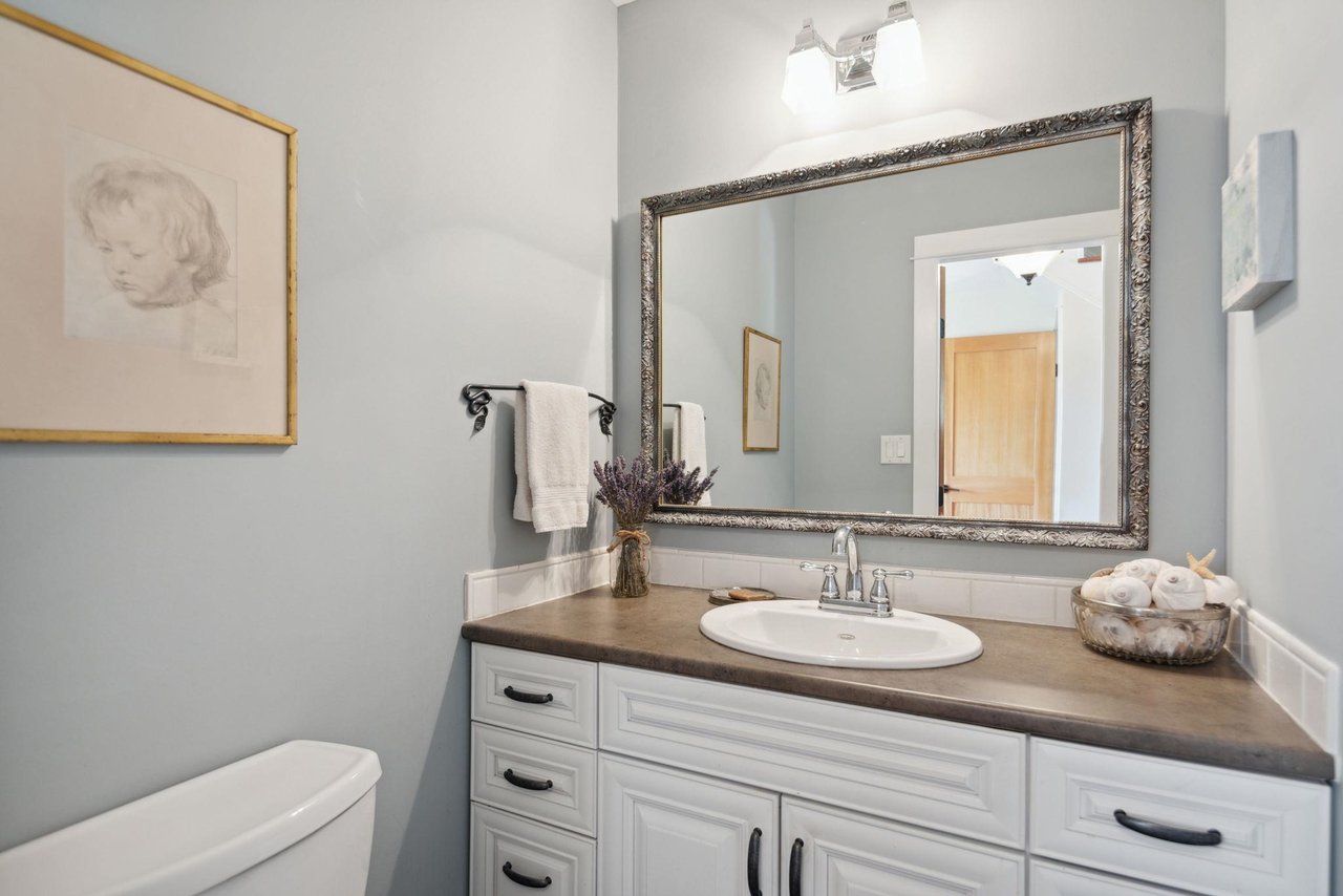 1253 Bracknell Cres