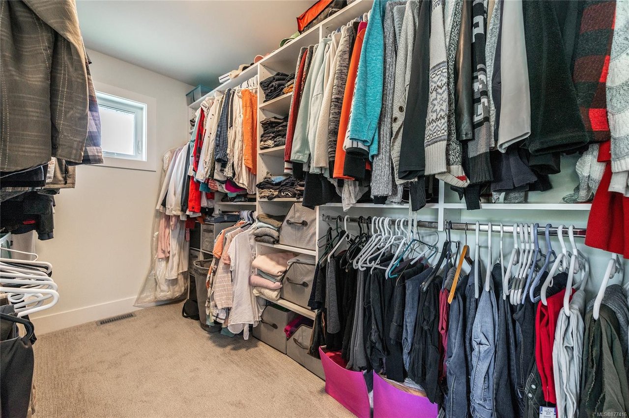 3535 Paperbark Cres