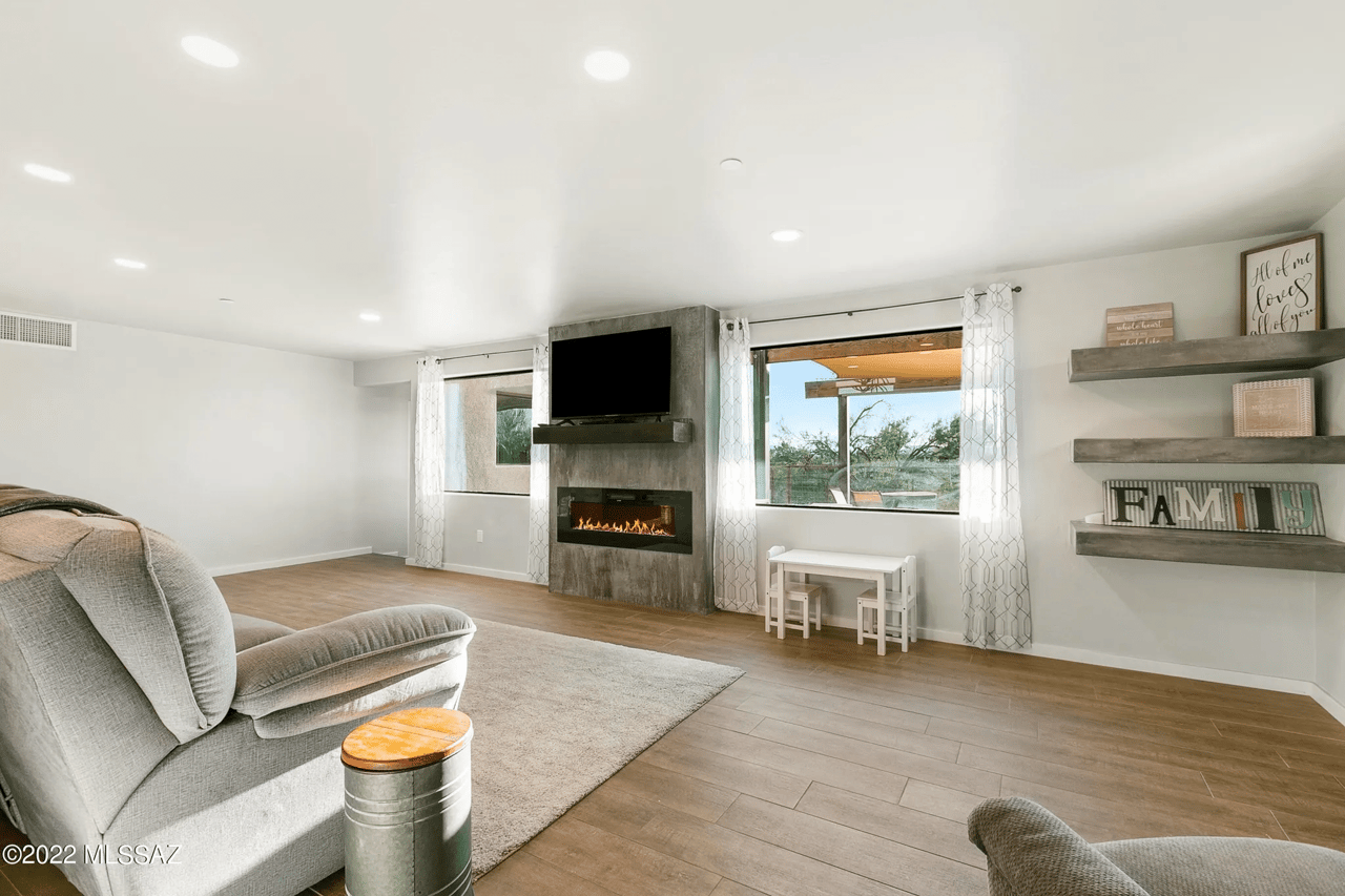 2236 W Owl Head Pl