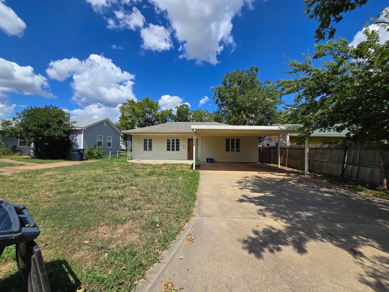 310 W Chicago St