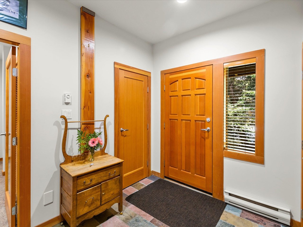 4658 Montebello Pl