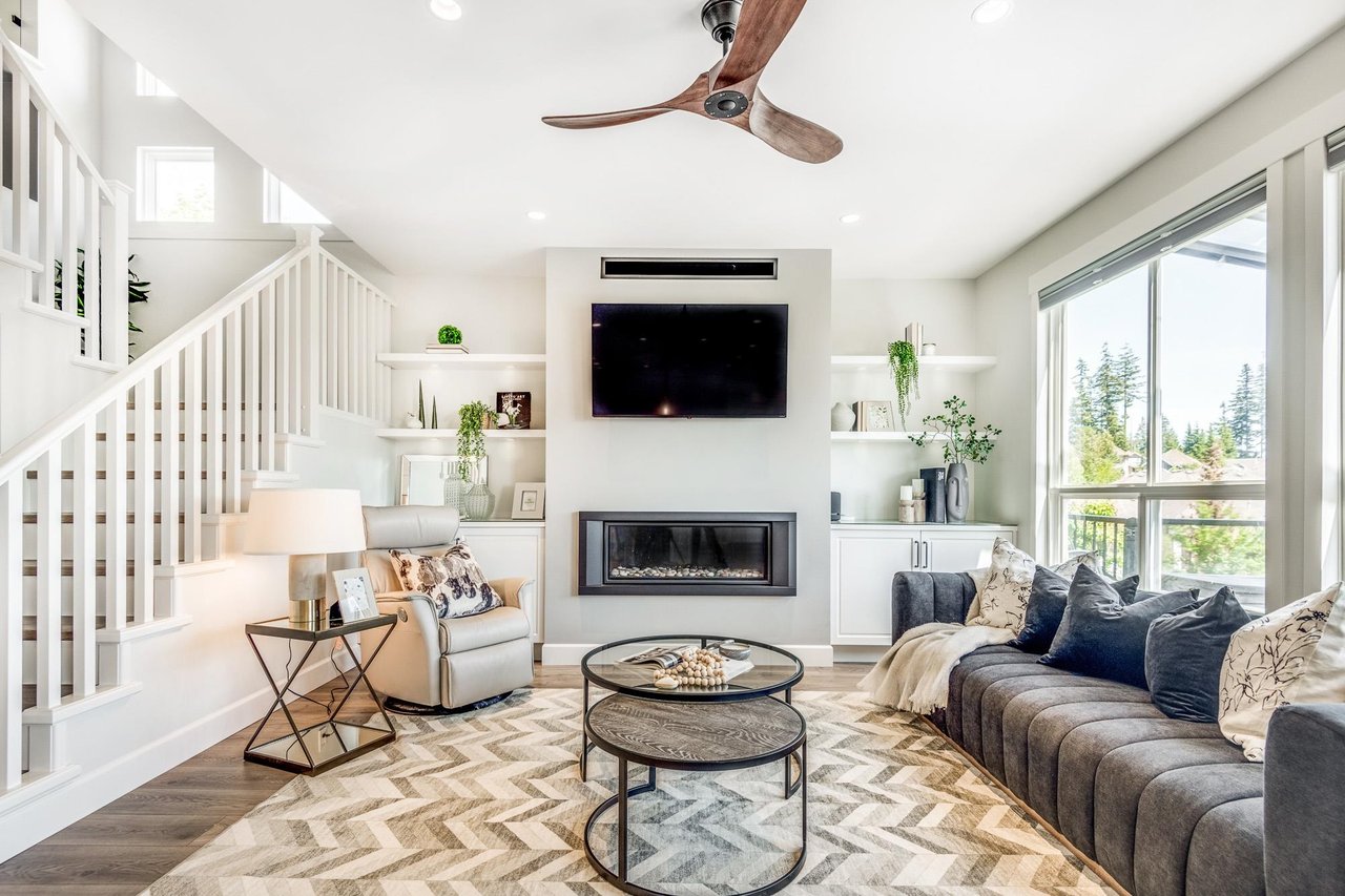 12 Greenleaf Dr