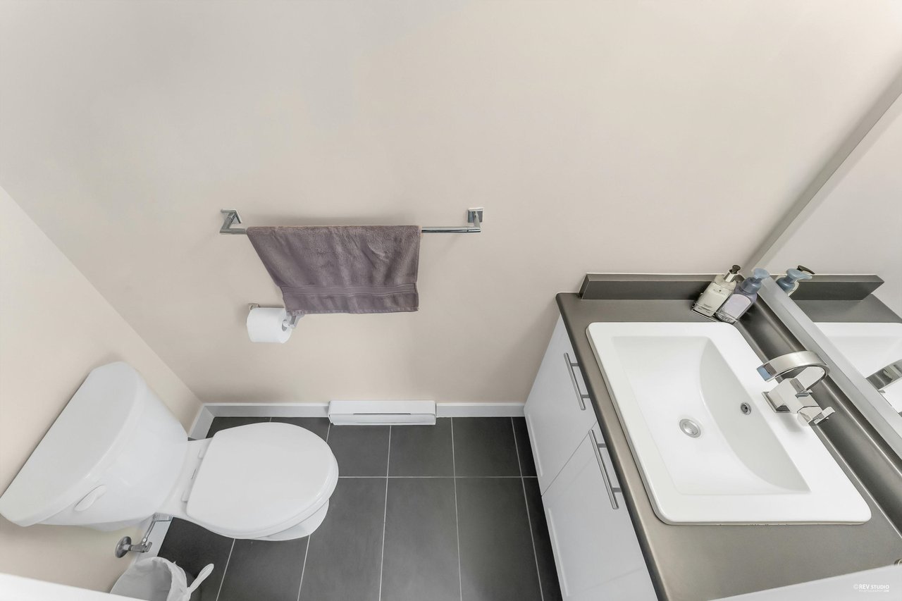 215-2228 162 St