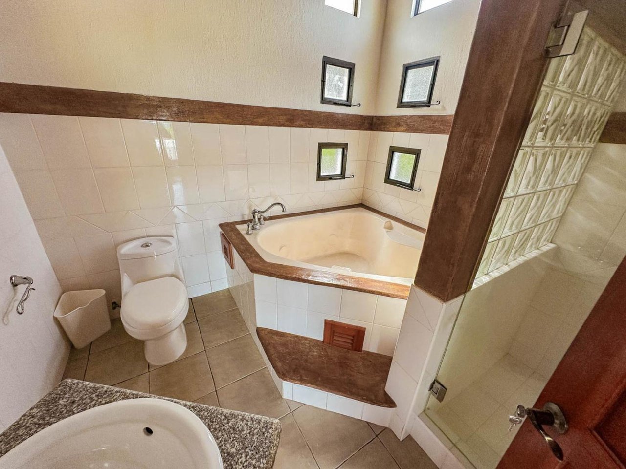 Secure Gated Villa Community, Ojochal, Puntarenas