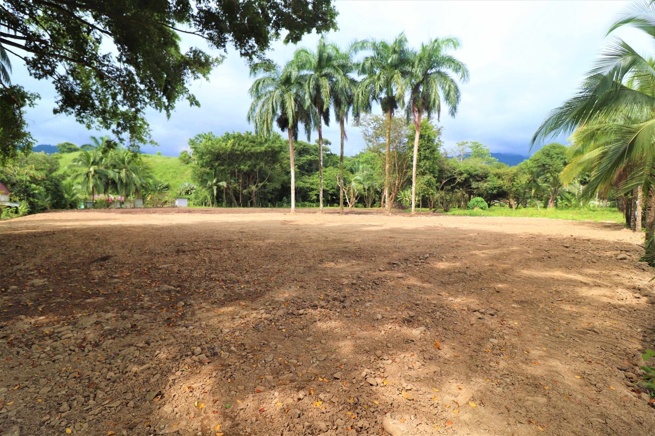 5000 Square Meter Lot, Residencial or Commercial, 400 Meters From the Beach.