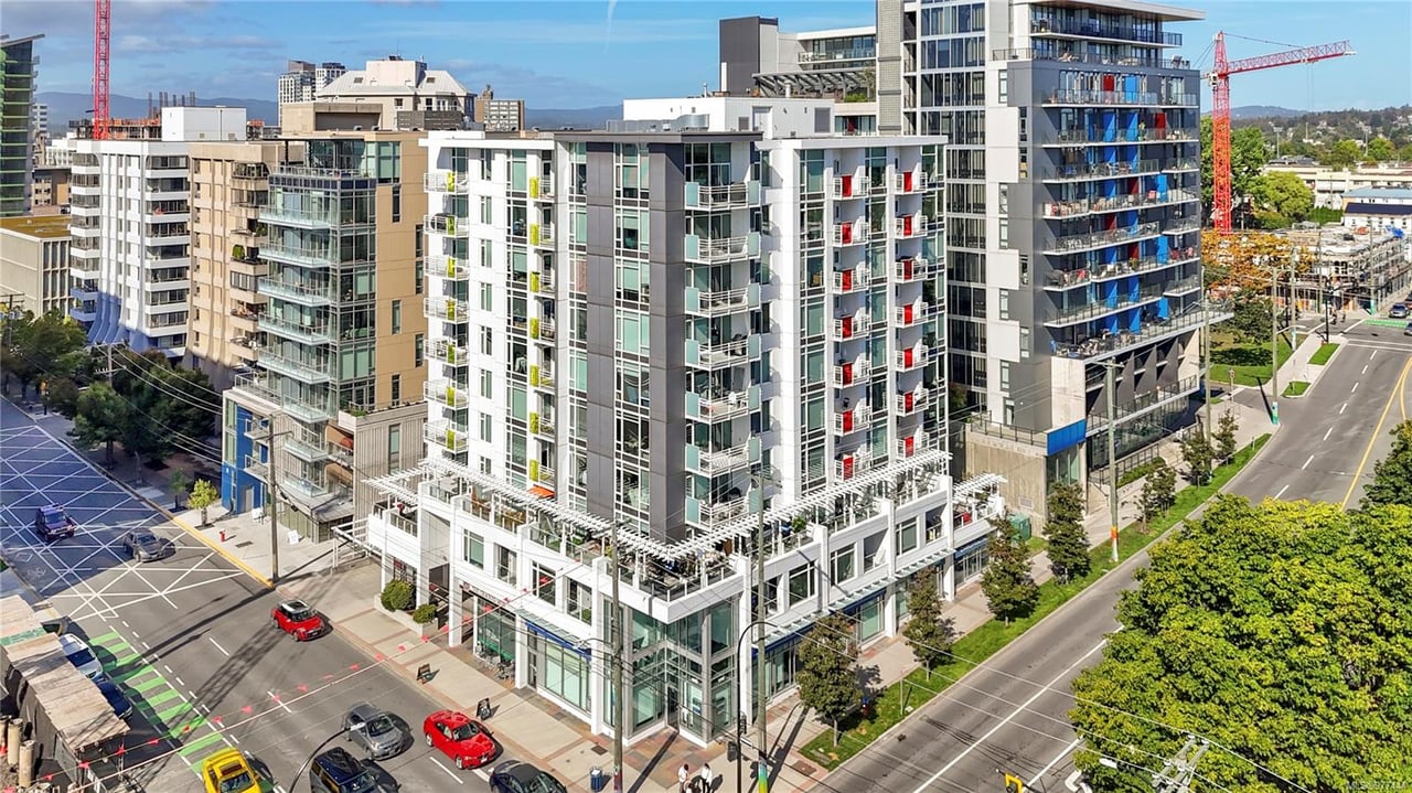 909-1090 Johnson St, Victoria