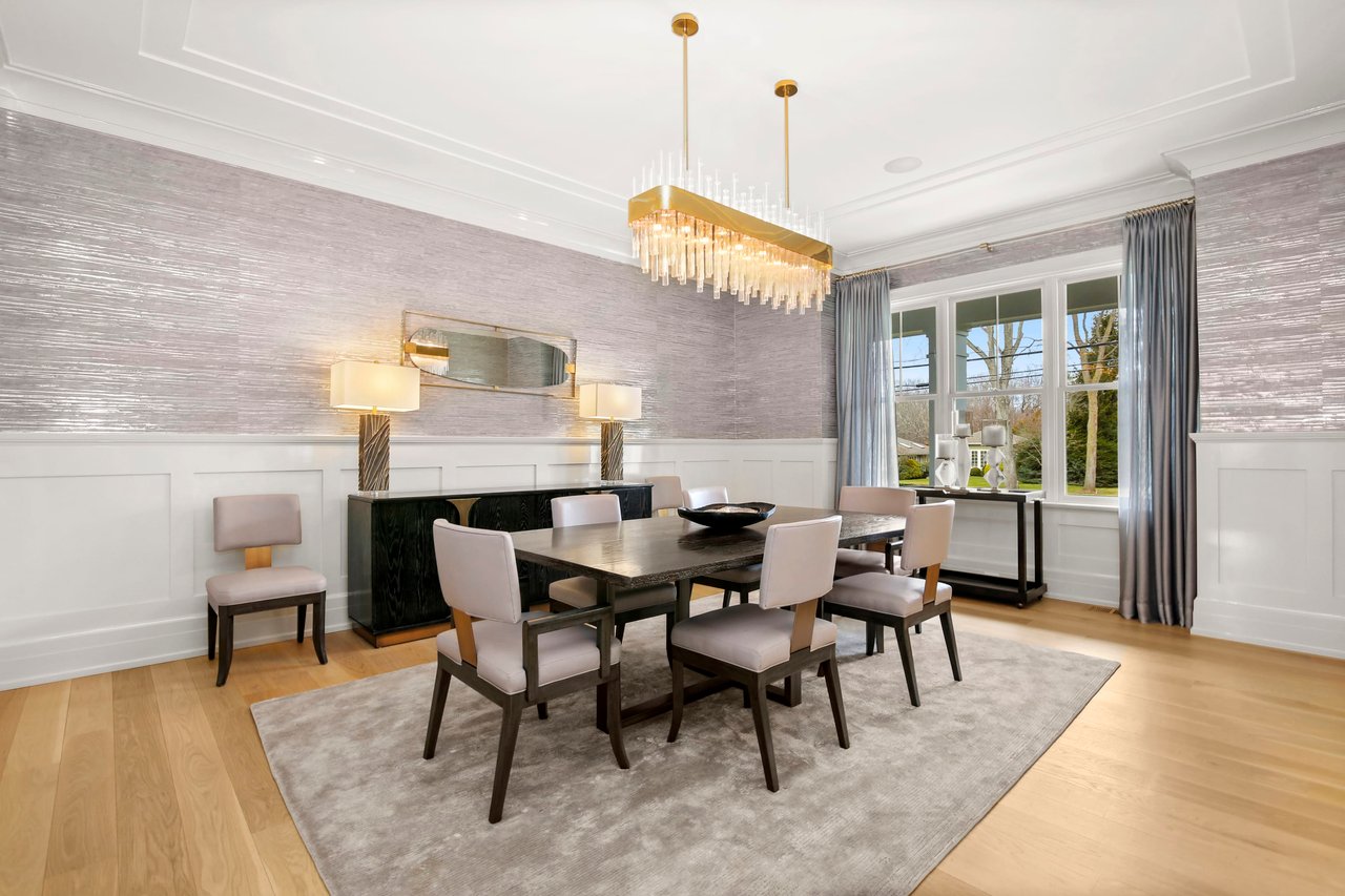18 Mayflower Parkway