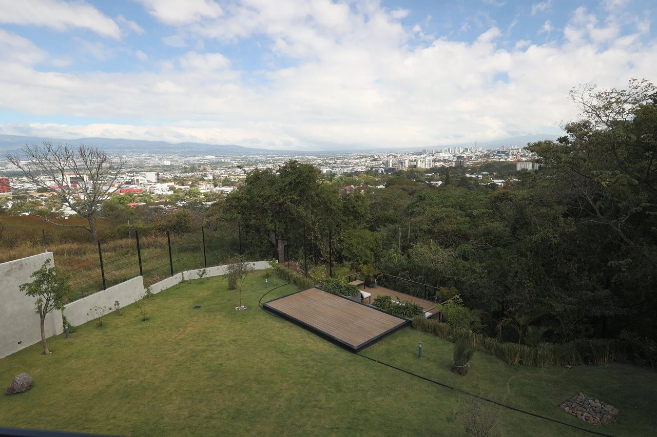 Panoramic City View Estate Home, Escazu, San Jose