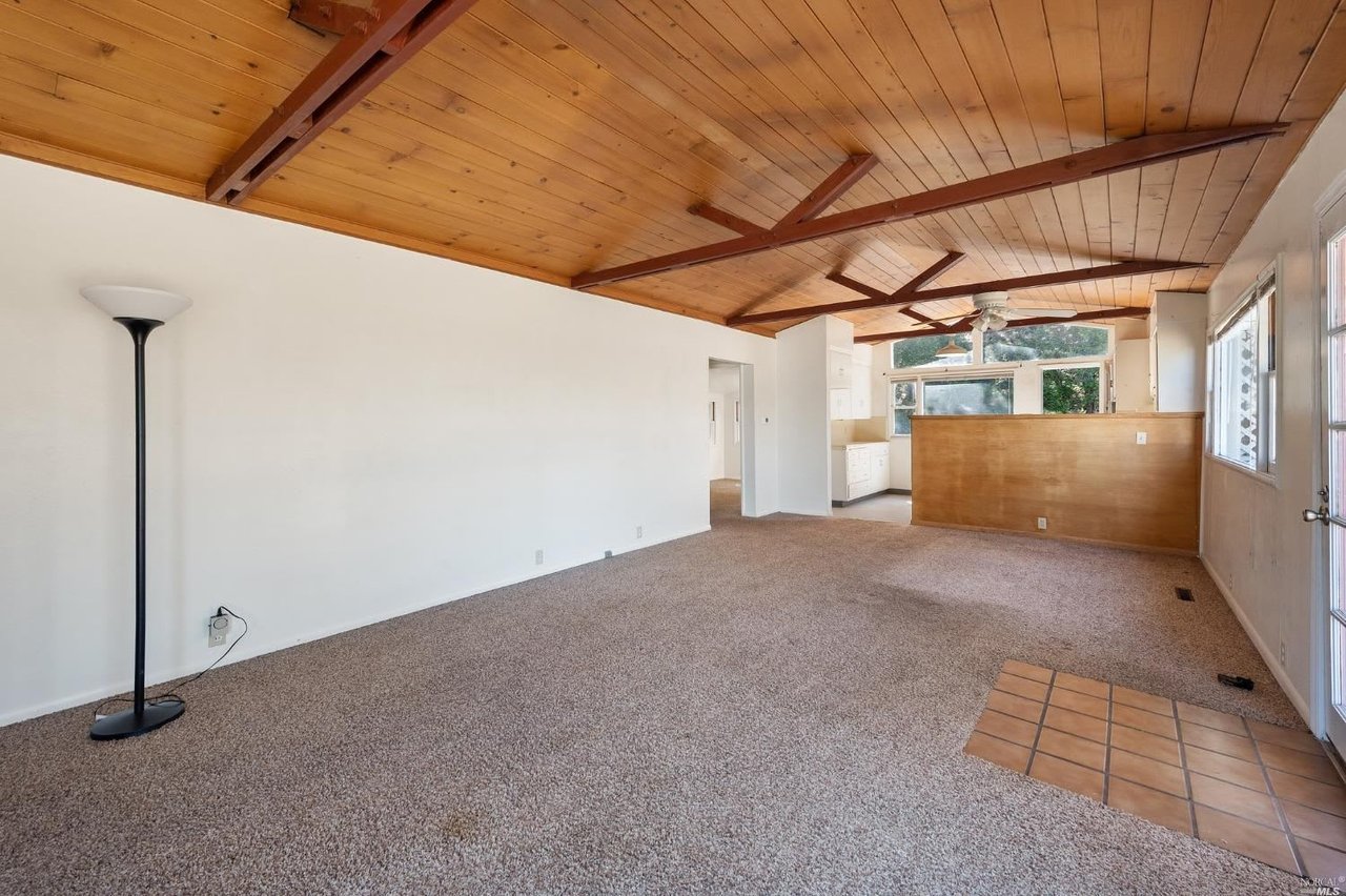 3295 Linwood Ave