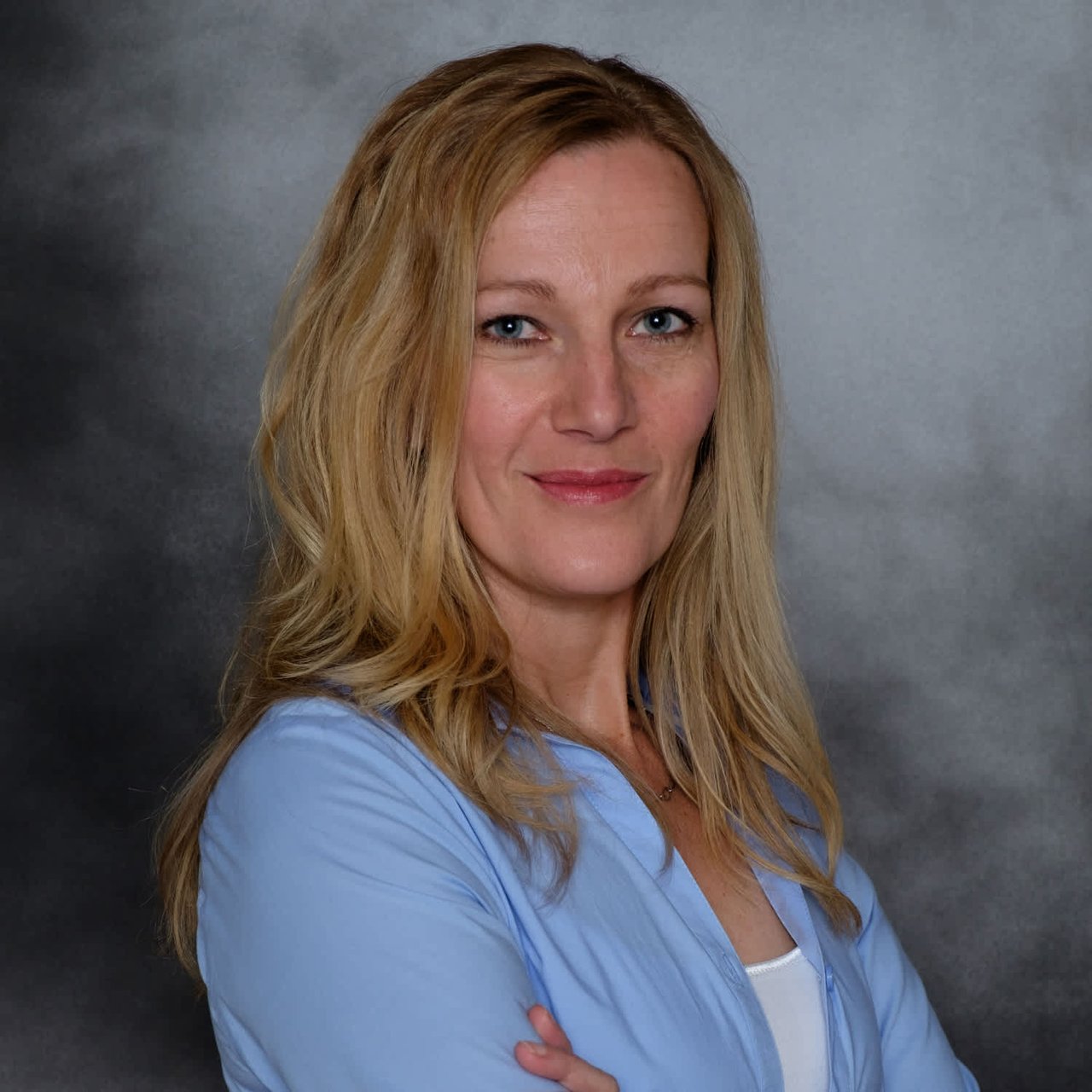 Gina Ezell Doggett Elmhurst Real Estate Agent Headshot