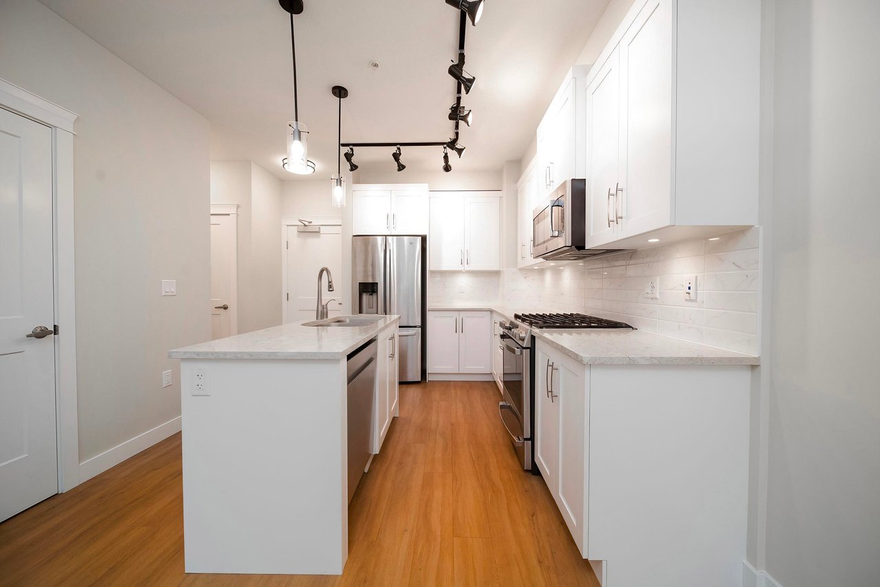 410-11077 Ravine Rd