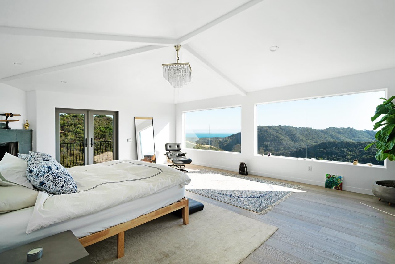 Grandeur House