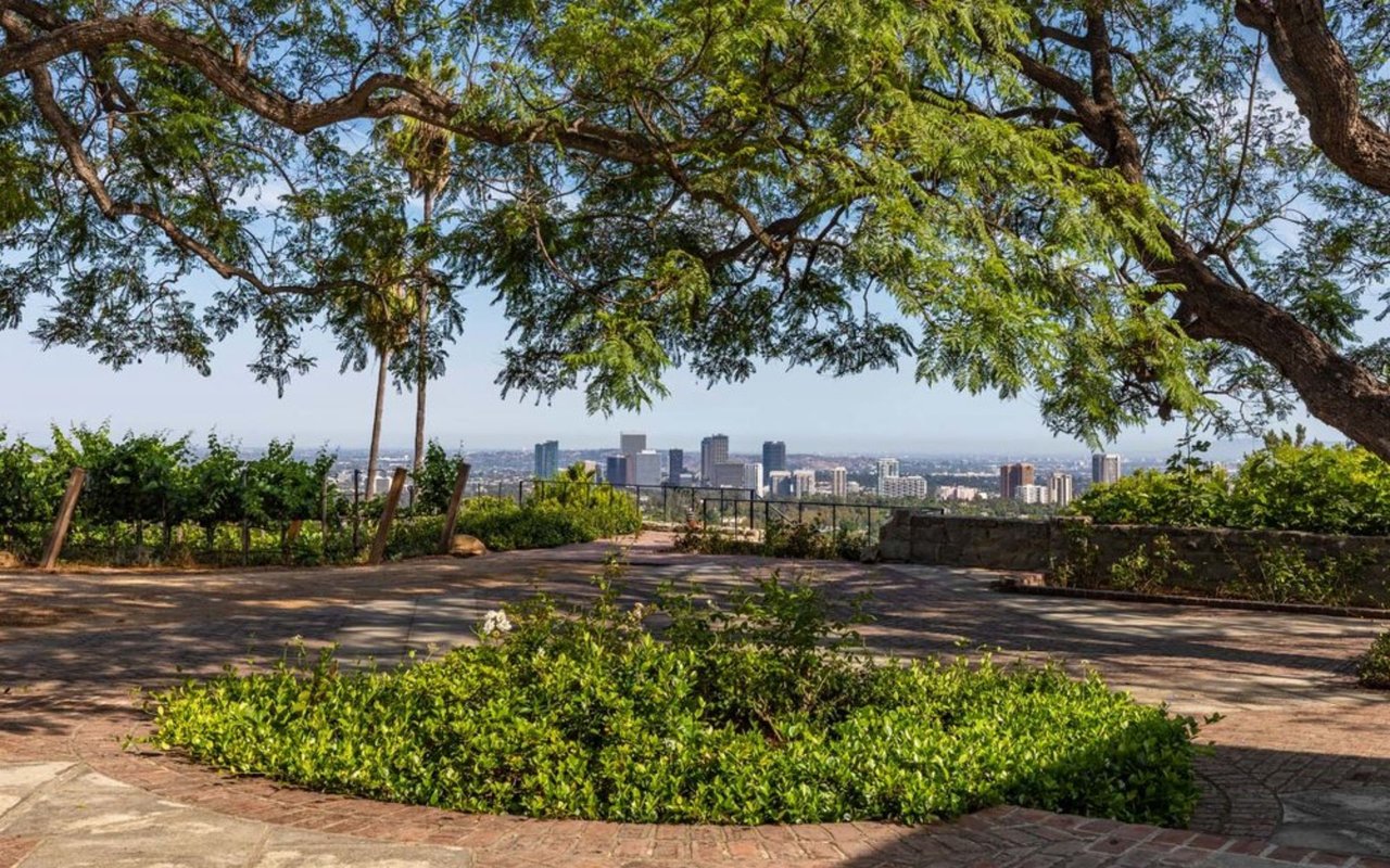 Trophy Estate Site In Bel Air