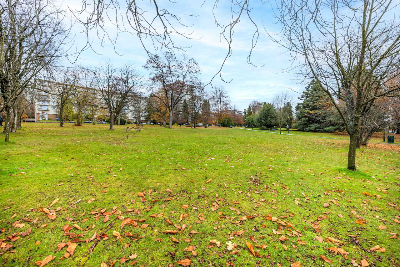 602-683 W Victoria Park