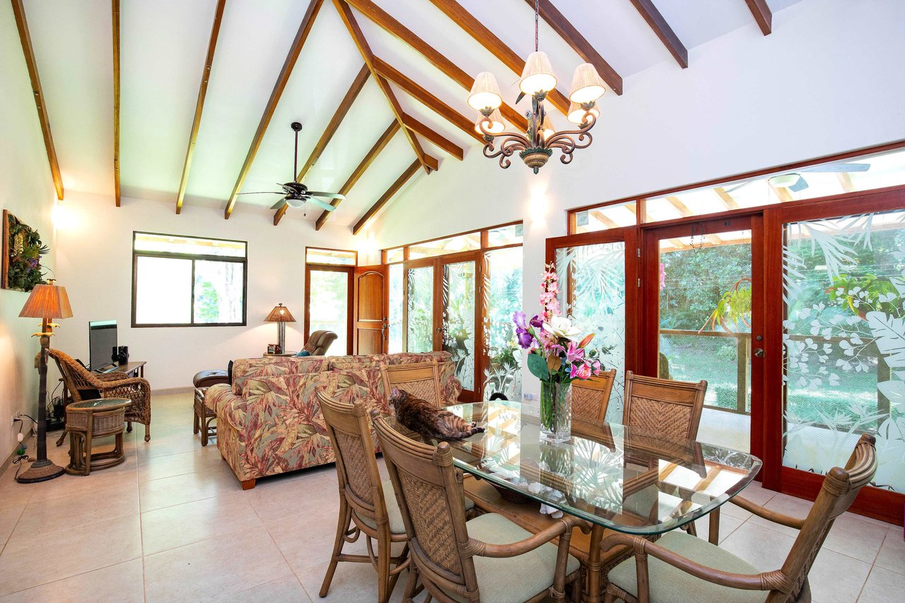 Wheelchair Friendly- 2 Bedroom house in a Quiet Community
