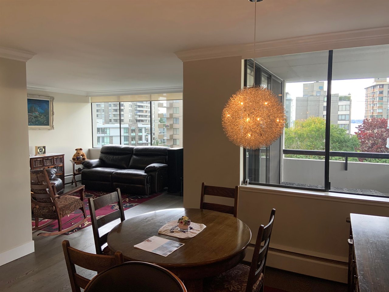 401-2167 Bellevue Ave
