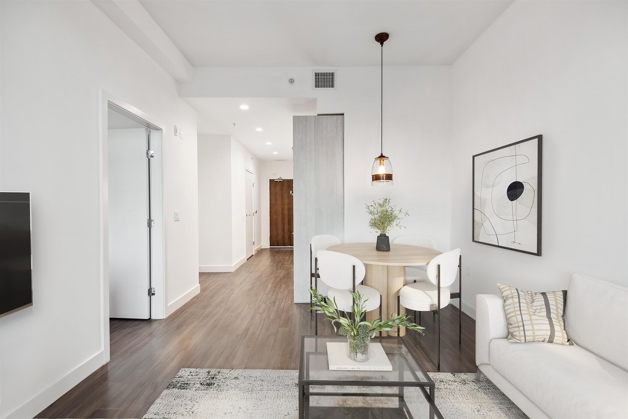 110-523 W King Edward Ave