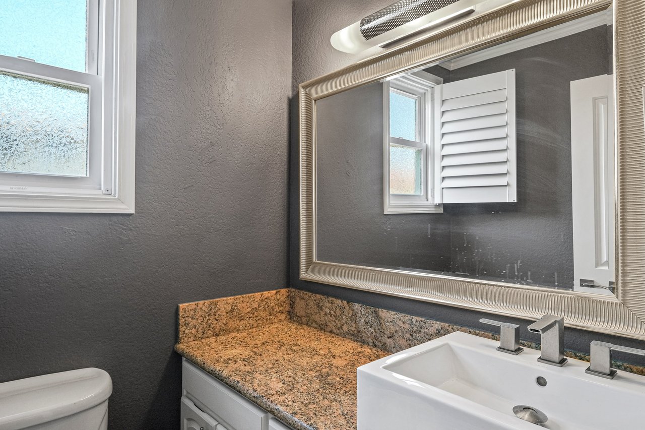 2022 Delaware Avenue Unit: 4