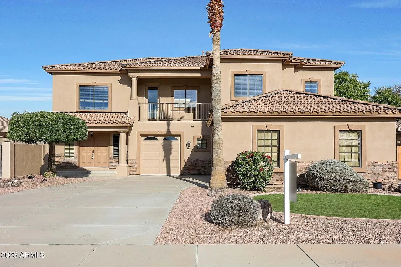928 E Nolan Pl