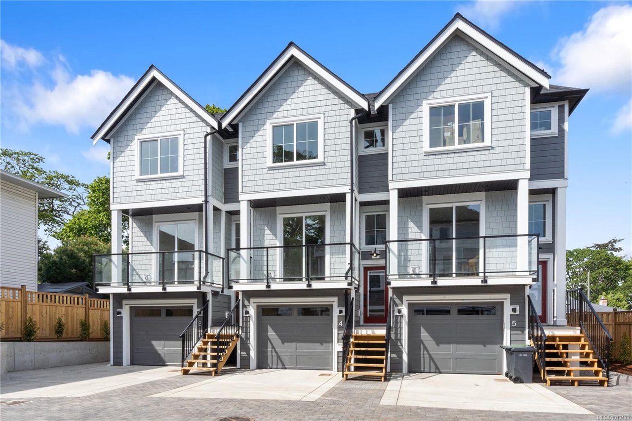 4-910 Old Esquimalt Rd