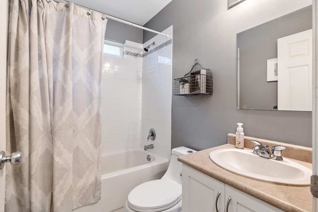 23756 Kanaka Wy