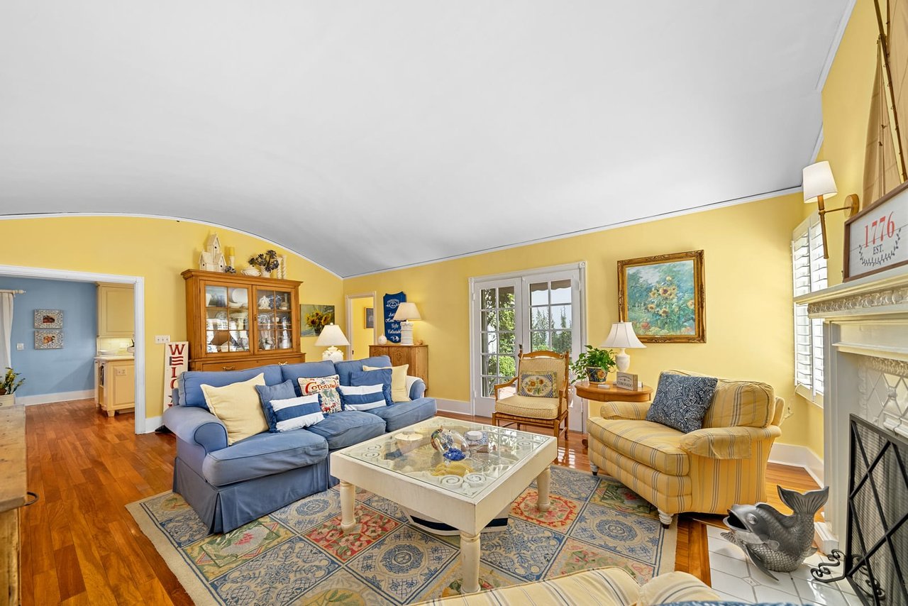 811 10th Street