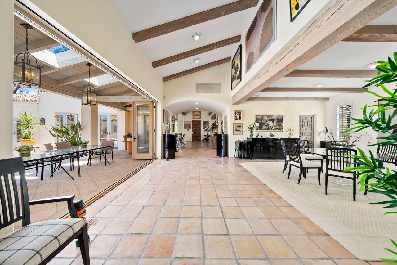 Indoor-Outdoor Living