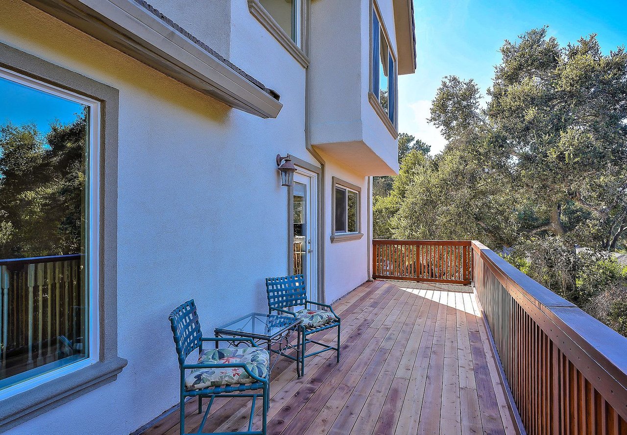 9845 Palisade Dr