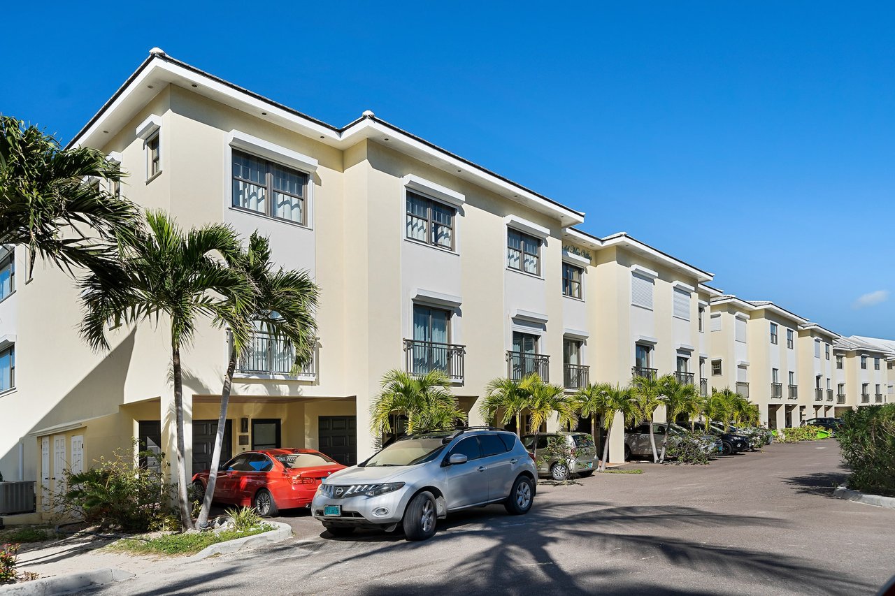 Chateau Del Mar, Colombus Cove