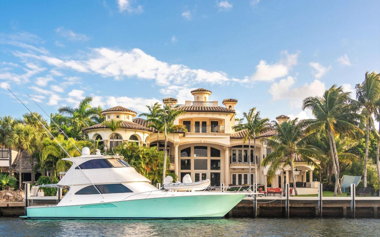 Coastal Luxury Living: Manalapan, Florida